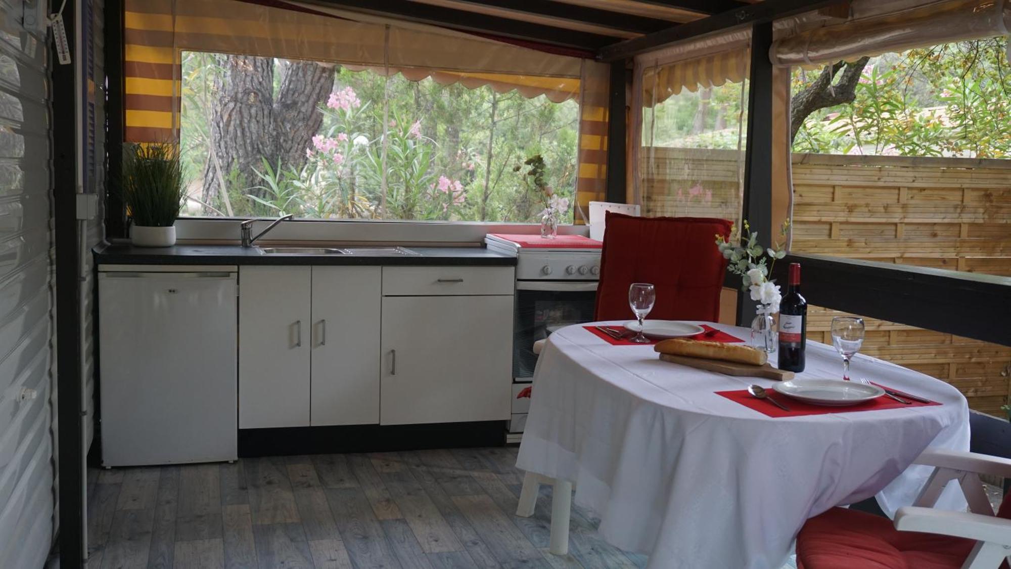 Chalets Met Buitenkeuken Op Camping Lei Suves - Joycasa Рокбрюн-сюр-Аржан Номер фото