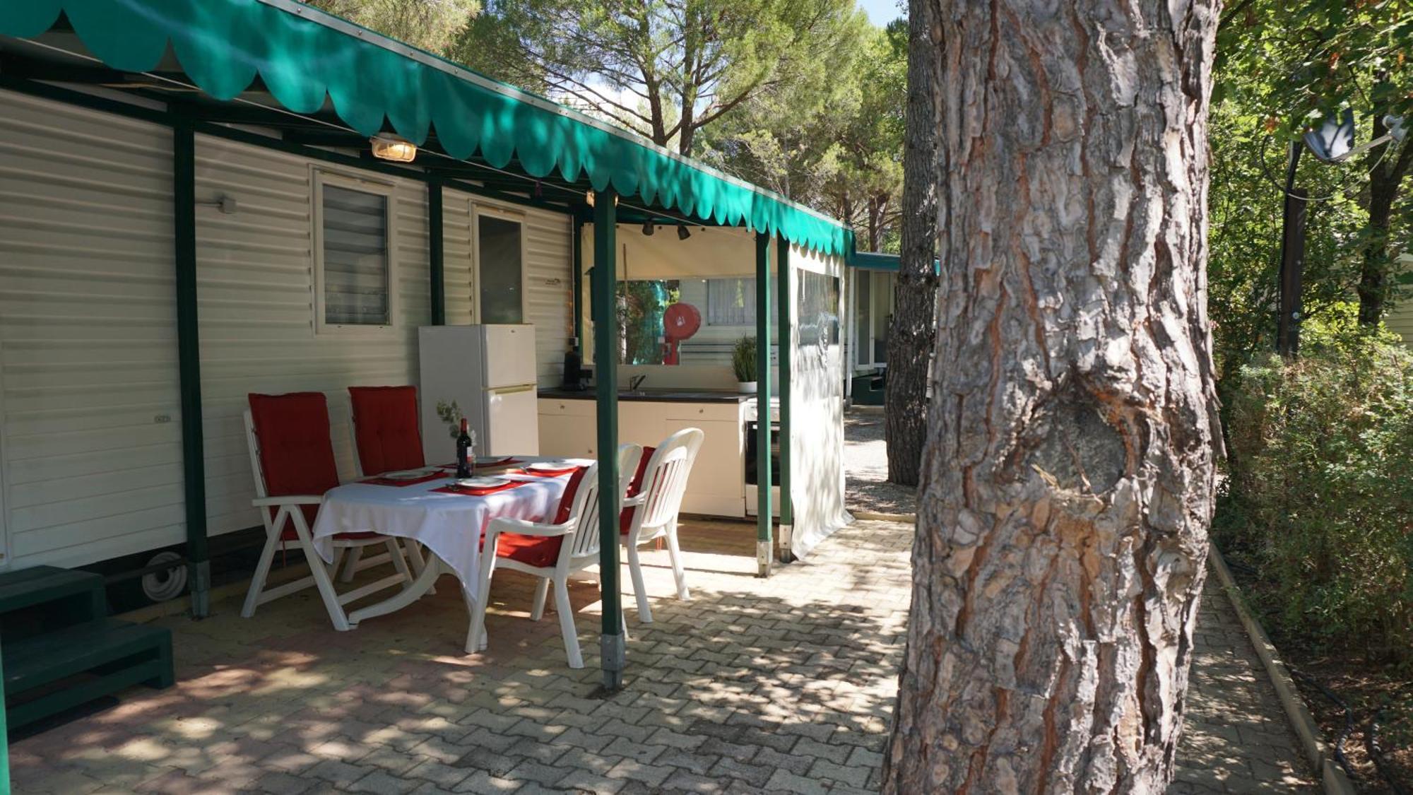 Chalets Met Buitenkeuken Op Camping Lei Suves - Joycasa Рокбрюн-сюр-Аржан Екстер'єр фото